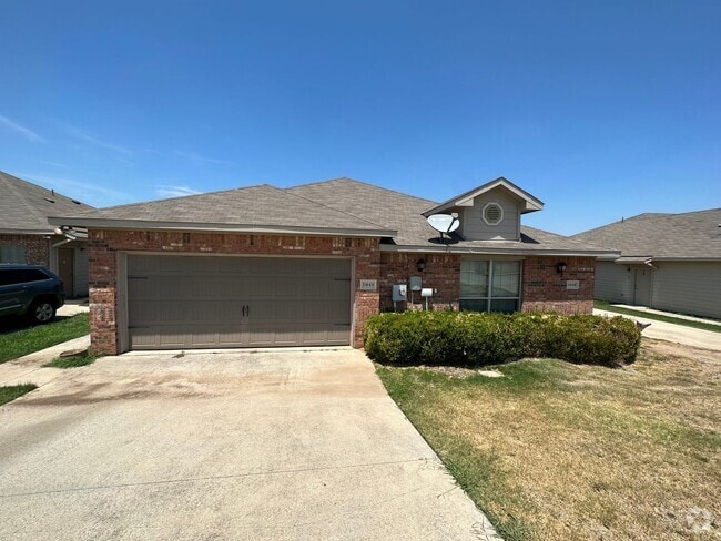 Building Photo - NEWCASTLE1046-48 Unit 1048 Rental