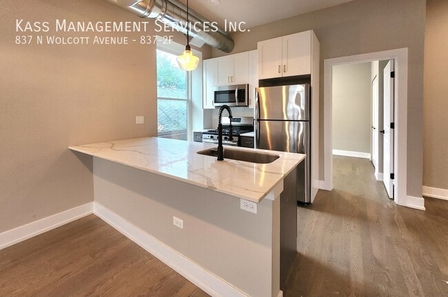 Building Photo - 837 N Wolcott Ave Unit 837-2F
