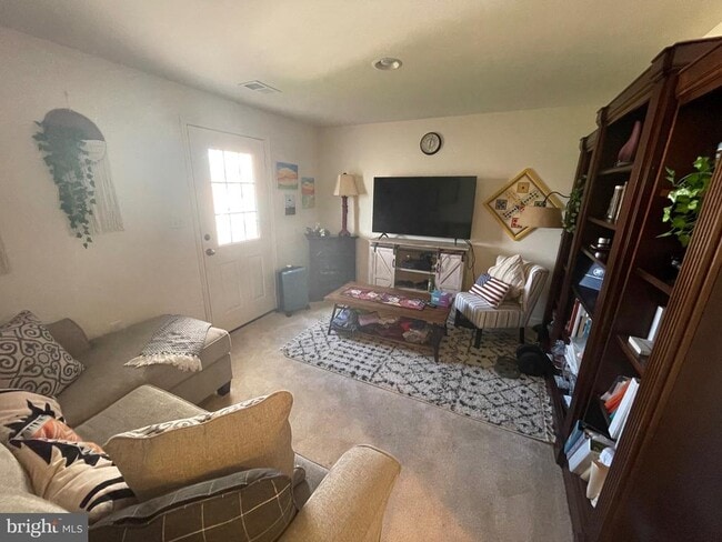 Photo - 100 Cecily Way