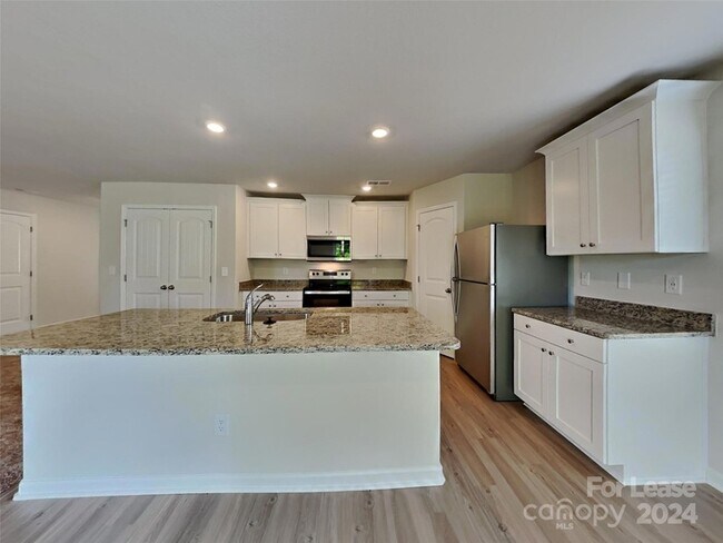 Photo - 282 Royal Mdw Dr