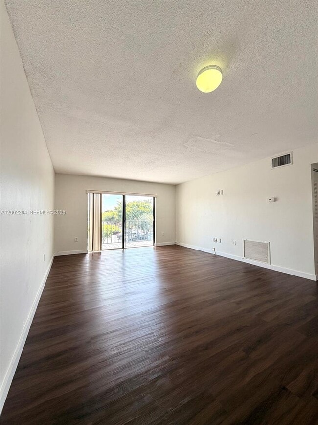 Photo - 10431 N Kendall Dr Unit D314