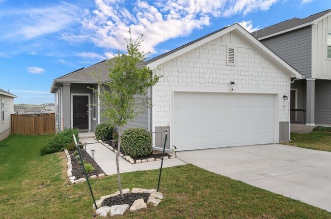 121 Comancheros Rd Unit Room 1