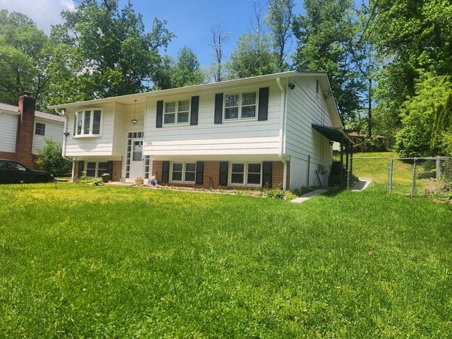 Photo - 13416 Tamarack Rd House