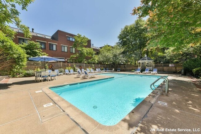 85 Brainerd Rd