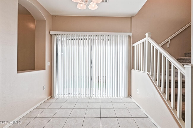 Photo - 1559 S Longspur Ln