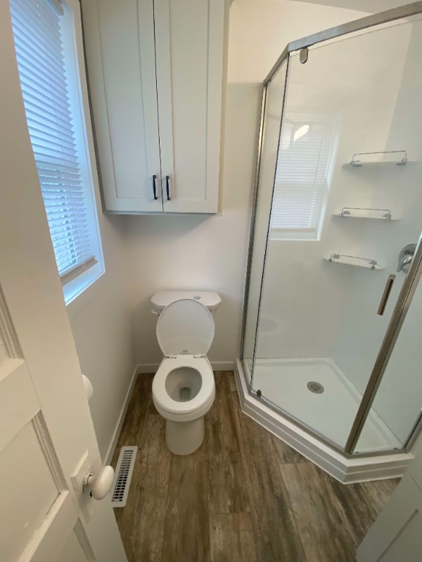 Photo - 401 E 13th St