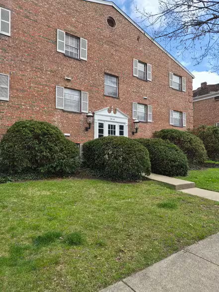 Photo - 3430 Telford St