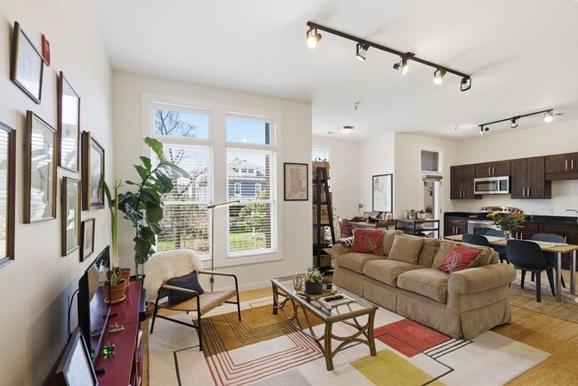 Photo - 1706 18th Ave S