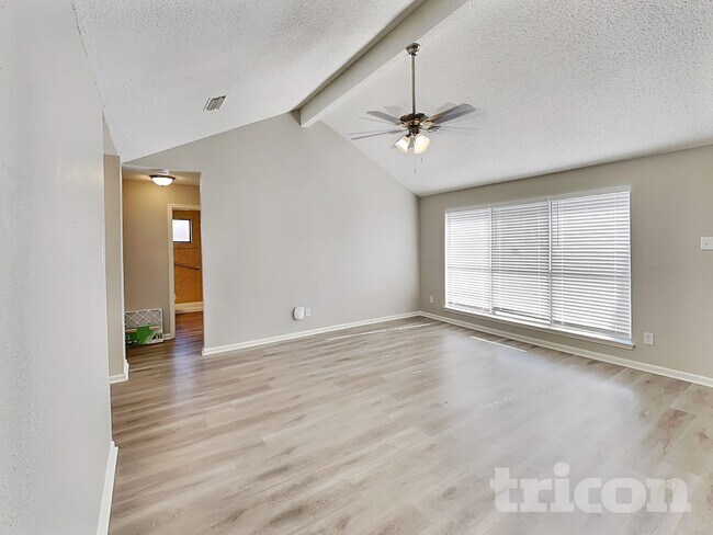 Photo - 1252 Payne Dr