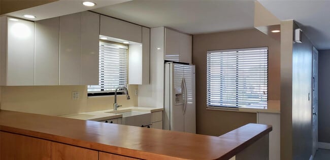 Photo - 331 Lakeview Dr Unit 206