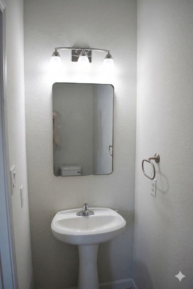 Photo - 7952 Blue St