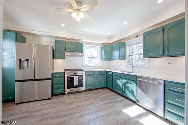 Photo - 395 Claremont Ave