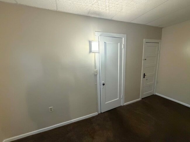 Photo - 1936 W 4th St Unit Apt 1