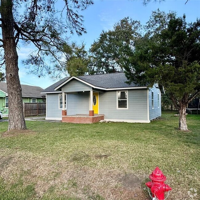 Building Photo - 109 Gossett St Rental