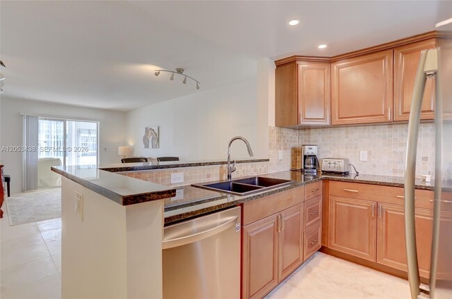 Building Photo - 2212 NE 1st Way Unit 101