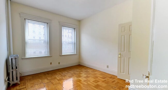 Building Photo - 32 Queensberry St Rental