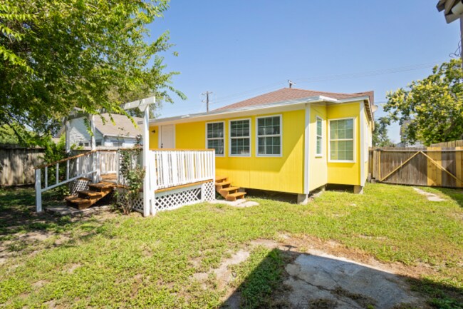 Photo - 921 Elizabeth St