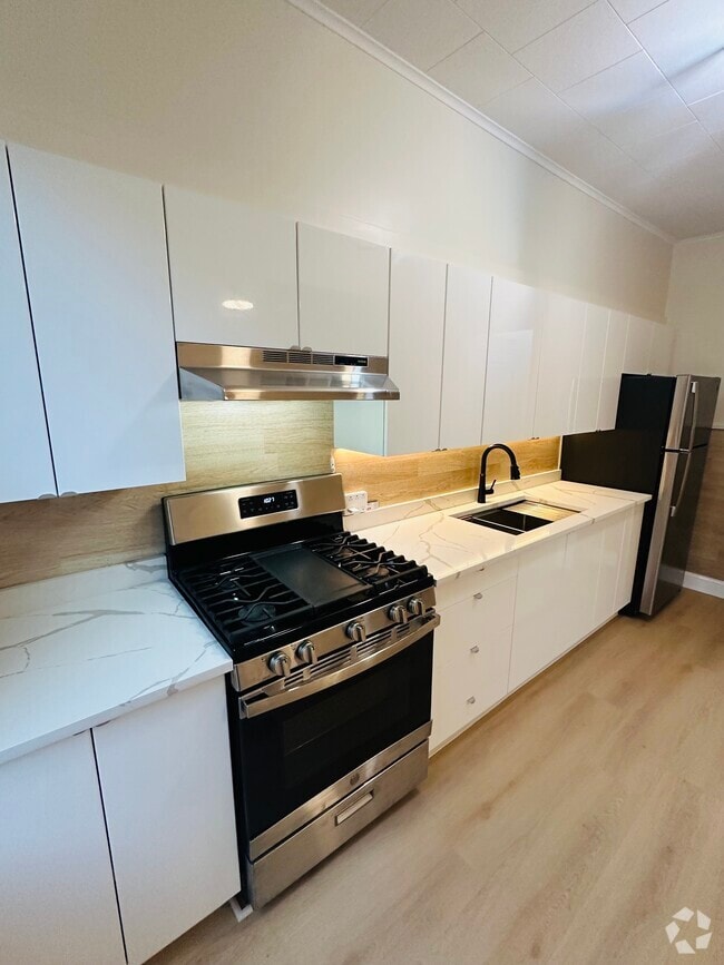 Building Photo - 5926 Palmetto St Unit 2Fl Rental