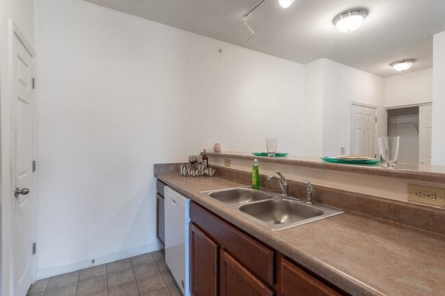 Photo - Canal Gardens