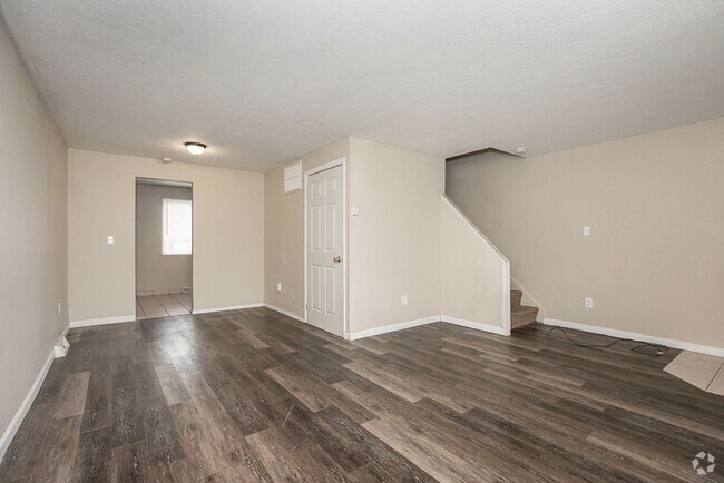 Building Photo - 2 BED 1.5 BATH CONDO IN WARRENSVILLE HEIGHTS! Unit 25