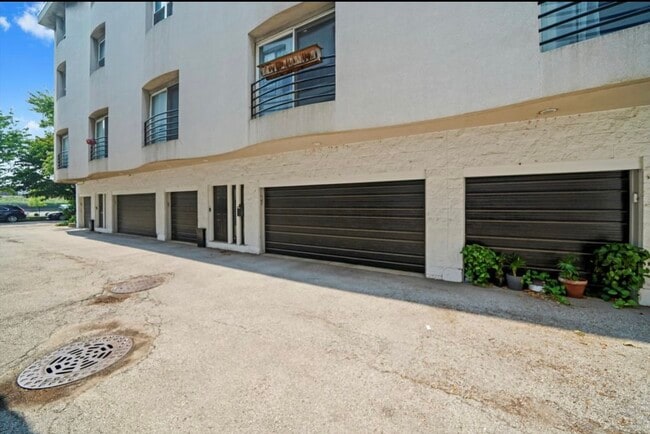 Photo - 2231 N Lister Ave