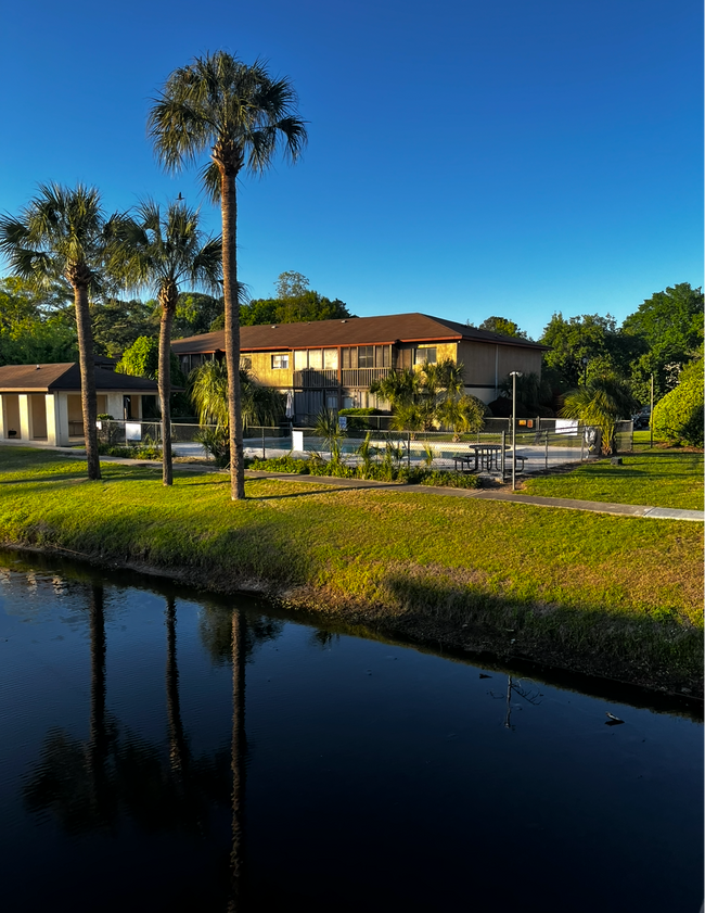 Building Photo - 2182 Bees Ferry Rd Unit E