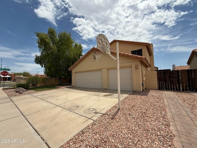 Photo - 3611 N 109th Dr