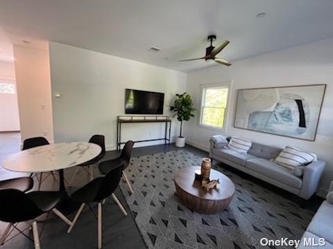 Photo - 572 Bayberry Walk