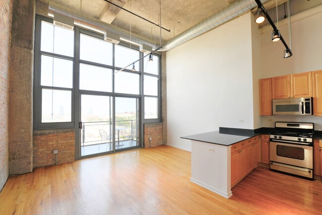 Photo - 900 N Kingsbury St Unit 940