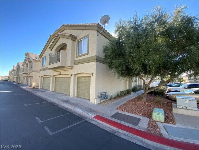Building Photo - 6321 Lorne Green Ave