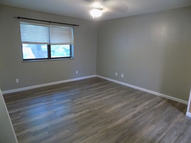 Photo - 115 Belmont Dr