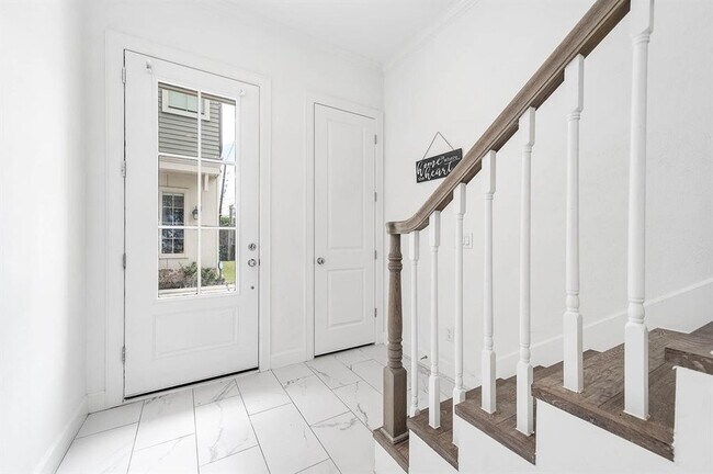 Photo - 2103 Naomi St