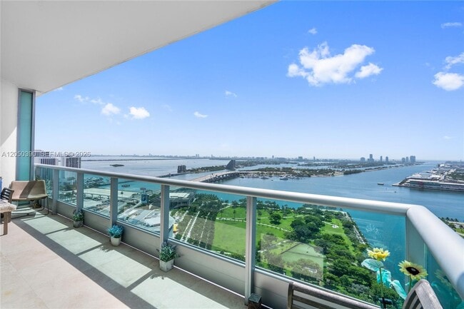 Building Photo - 900 Biscayne Blvd Unit 3704