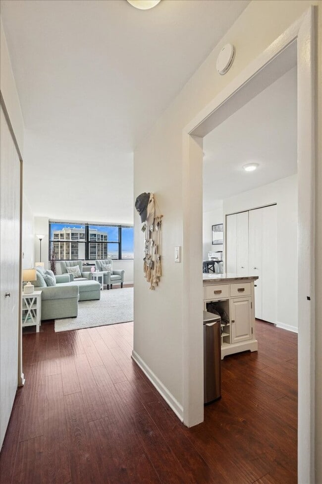 Photo - 2700 N Hampden Ct Unidad 18E