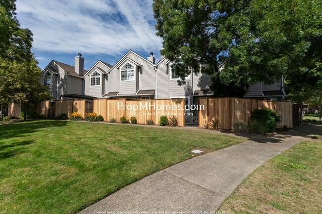 28705 SW Roger Blvd