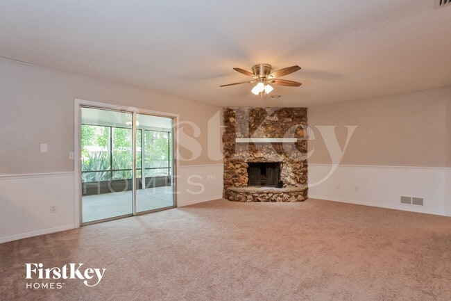 Photo - 833 Pine Forest Trail W