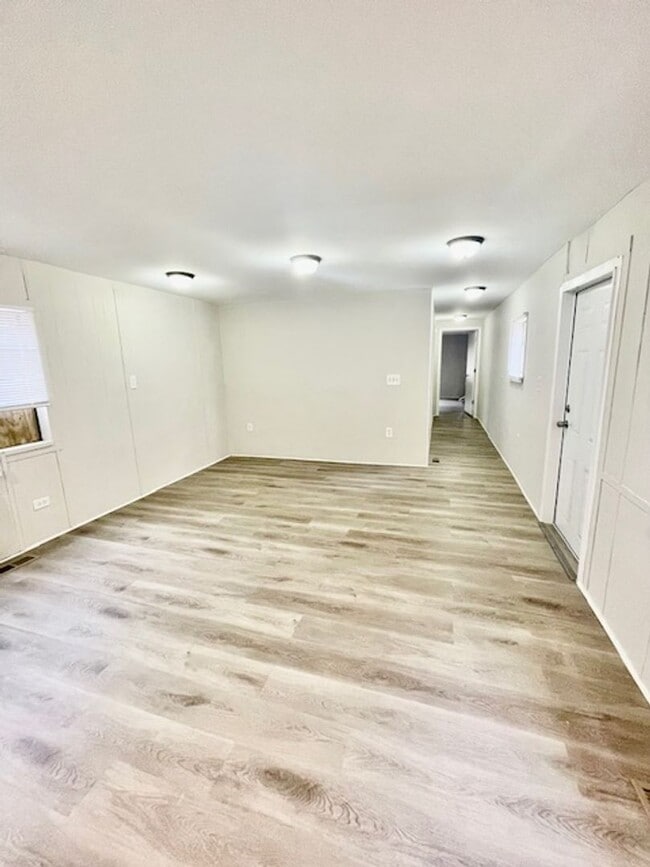 Photo - Adorable  3 bedroom 2 bath Mobile Home located it Dallas