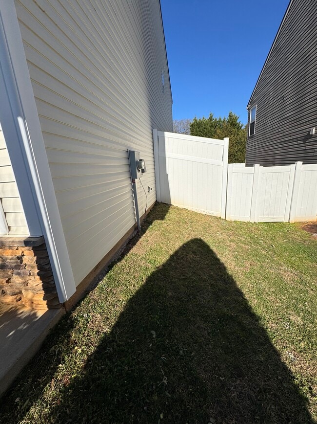 Photo - 291 Ranlo Ave