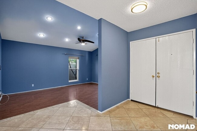 Photo - 23119 Valerio St