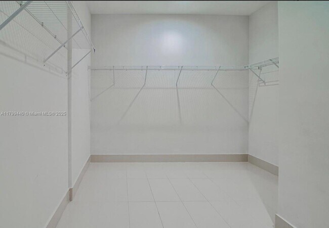 55 SW 9th St Unit 4409