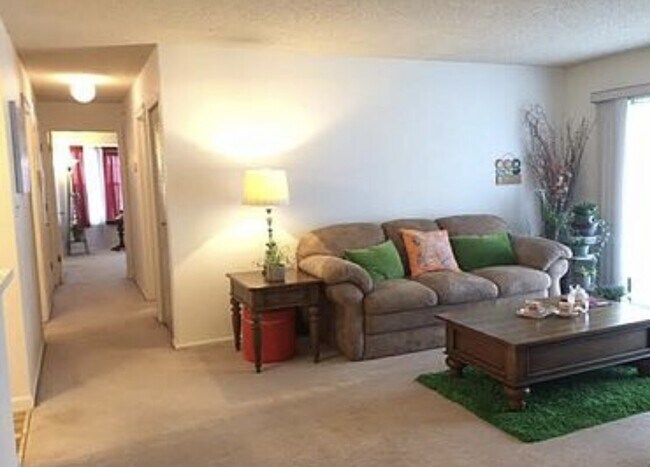 Photo - 59 Lindsey Ct