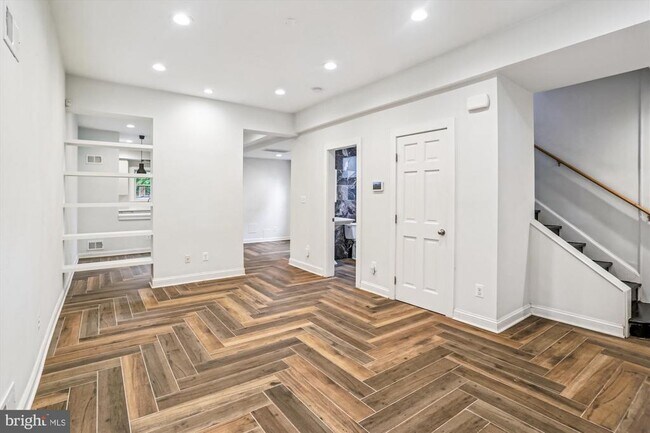 Photo - 612 Alabama Ave SE