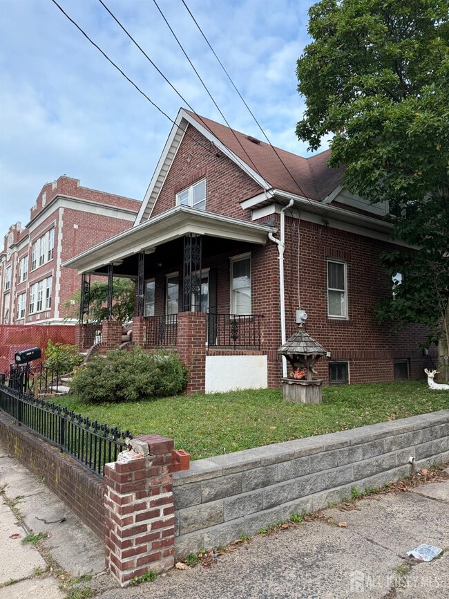 Photo - 90 Pershing Ave