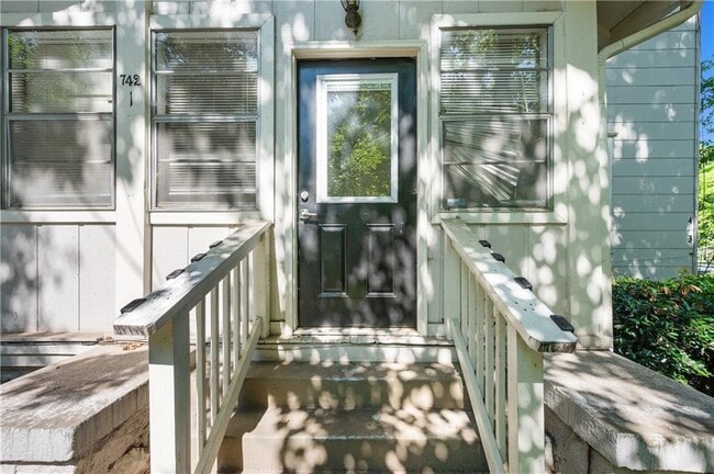 Photo - 742 Charles Allen Dr NE
