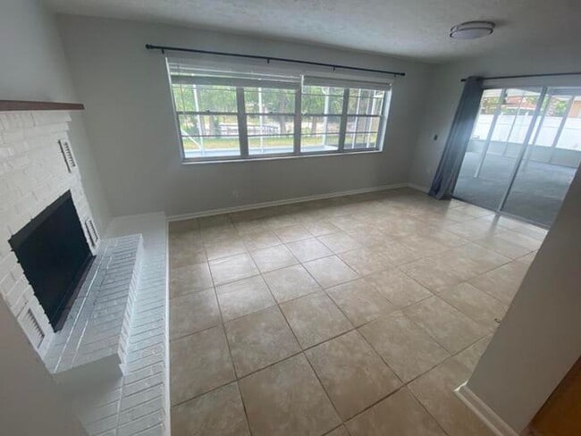 Photo - 1317 Willow Rd