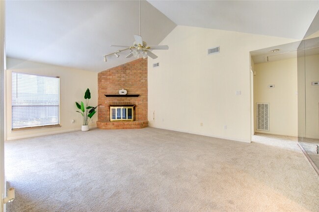 Photo - 1927 Ash Meadow Dr