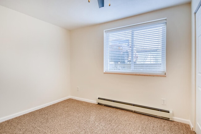 Photo - 2330 S University Blvd