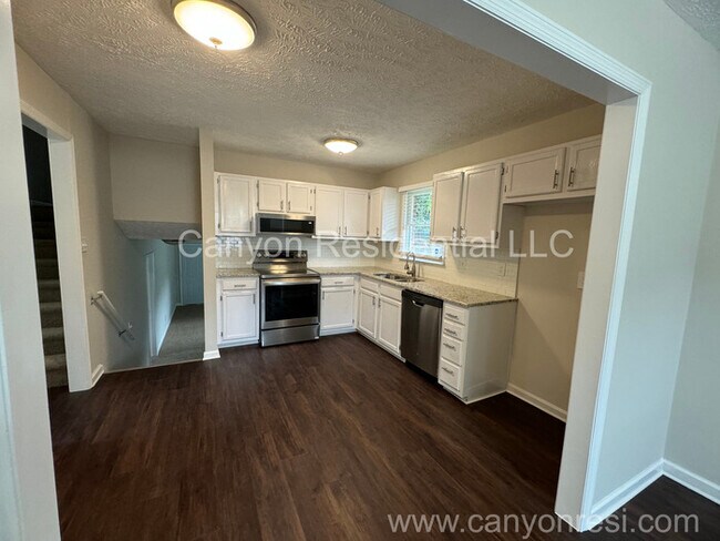 Photo - 6615 Burgenfield Dr