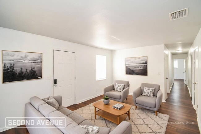 Photo - 2012 W 6th St