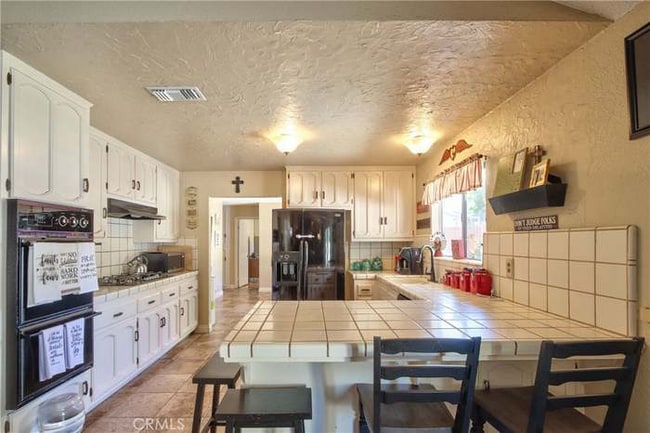 Photo - 21355 Webster Ave